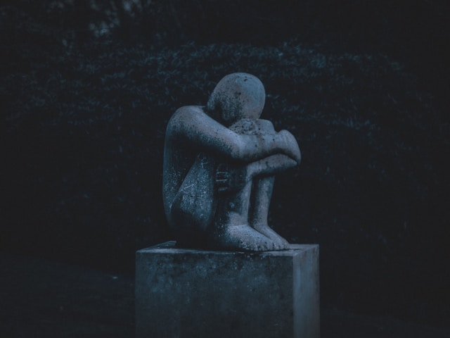 complicated grief and prolonged emotional pain after loss