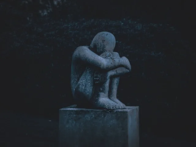 complicated grief and prolonged emotional pain after loss